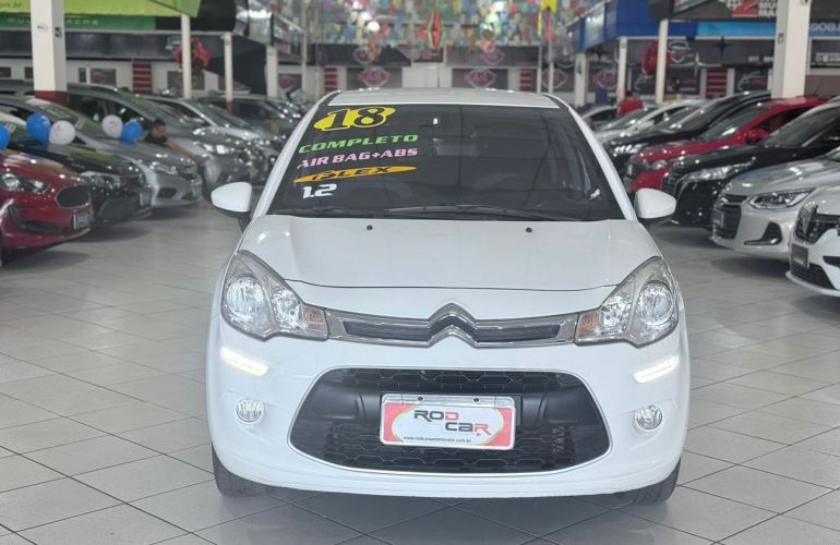 Citroën C3 1.2 Pure Tech Attraction - Foto #2
