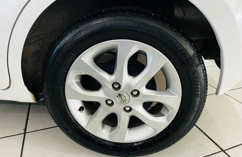 Nissan March 1.6 SV 16V Flexstart - Foto #6