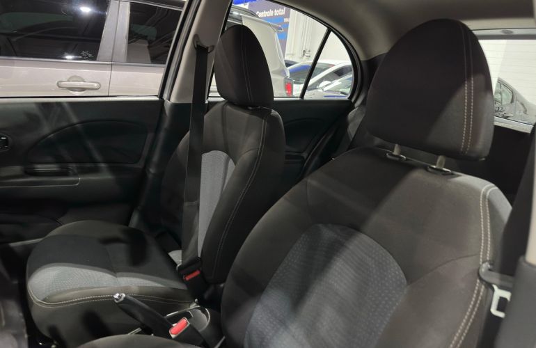 Nissan March 1.6 SL 16V Flexstart - Foto #9