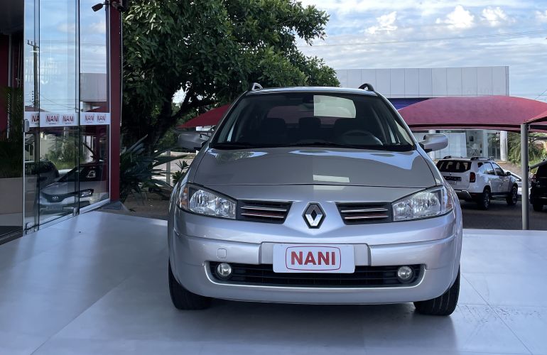 Renault Mégane Grand Tour Dynamique 1.6 16V (flex) - Foto #2
