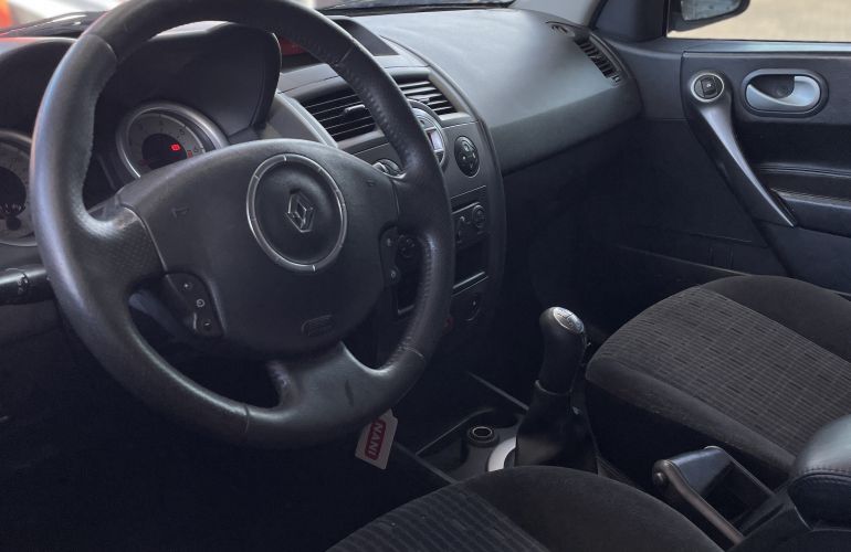 Renault Mégane Grand Tour Dynamique 1.6 16V (flex) - Foto #9