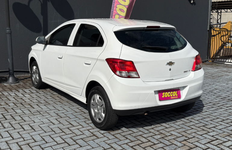 Chevrolet Onix 1.0 LT (Flex) - Foto #9