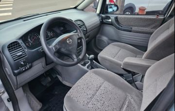 Chevrolet Zafira Elegance 2.0 (Flex) (Aut) - Foto #3