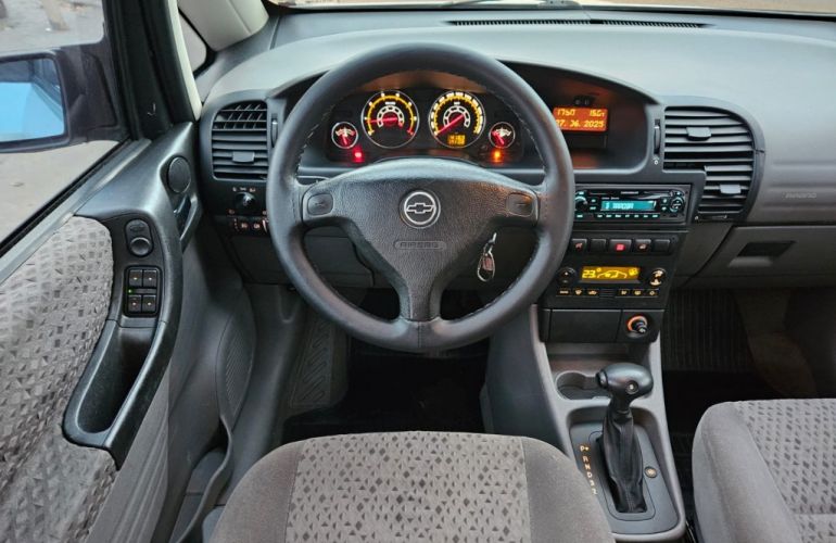 Chevrolet Zafira Elegance 2.0 (Flex) (Aut) - Foto #5