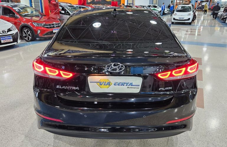 Hyundai Elantra 2.0 16v - Foto #9