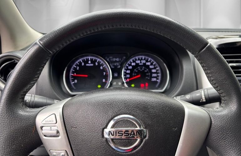 Nissan Versa 1.6 SL 16v - Foto #9