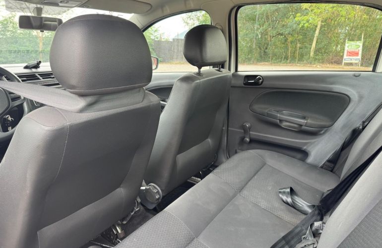 Volkswagen Voyage 1.6 Msi Totalflex 4p Manual - Foto #9