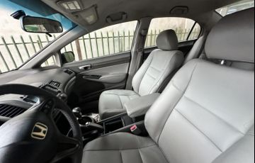 Honda Civic LXS 1.8 i-VTEC (Flex) - Foto #7