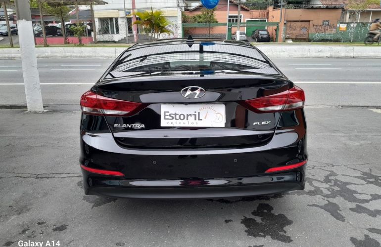 Hyundai Elantra 2.0 16v - Foto #7