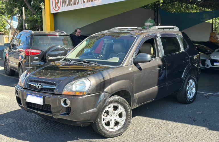 Hyundai Tucson 2.0 GL 2WD 16v - Foto #2