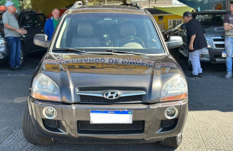 Hyundai Tucson 2.0 GL 2WD 16v - Foto #3