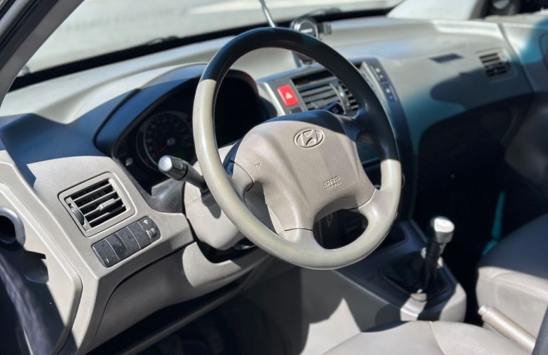 Hyundai Tucson 2.0 GL 2WD 16v - Foto #9