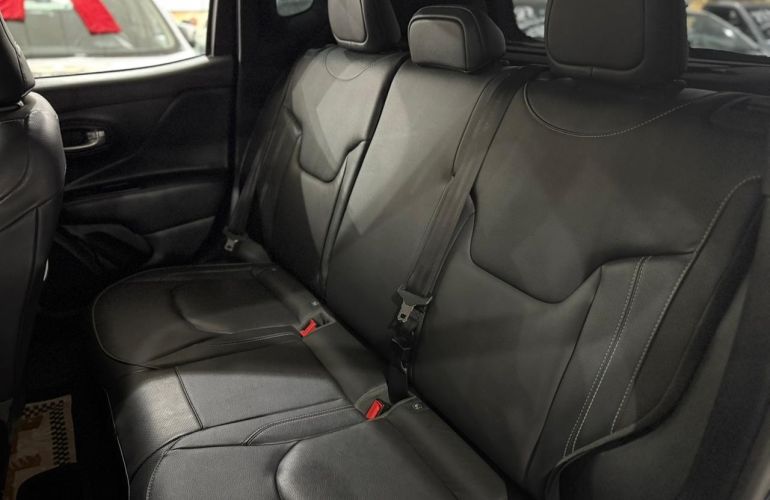 Jeep Renegade 1.3 T270 Turbo Longitude - Foto #8
