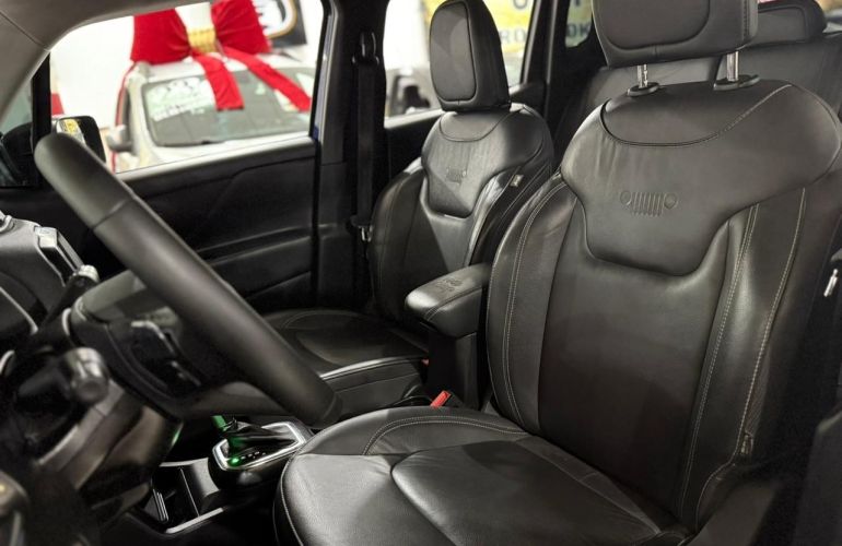Jeep Renegade 1.3 T270 Turbo Longitude - Foto #9