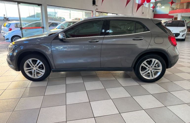 Mercedes-Benz GLA 200 Advance - Foto #9