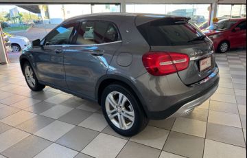 Mercedes-Benz GLA 200 Advance - Foto #10