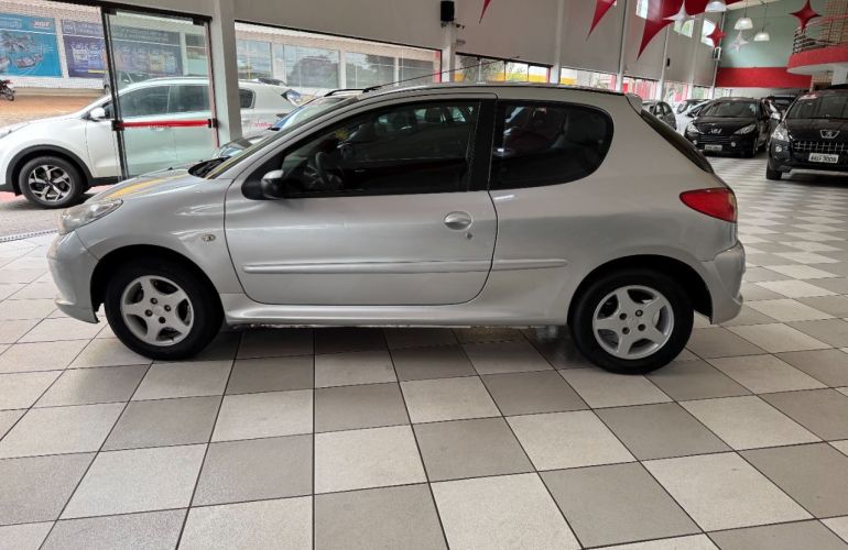 Peugeot 207 Hatch XR 1.4 8V (flex) 2p - Foto #9