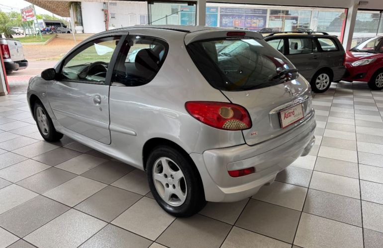 Peugeot 207 Hatch XR 1.4 8V (flex) 2p - Foto #10