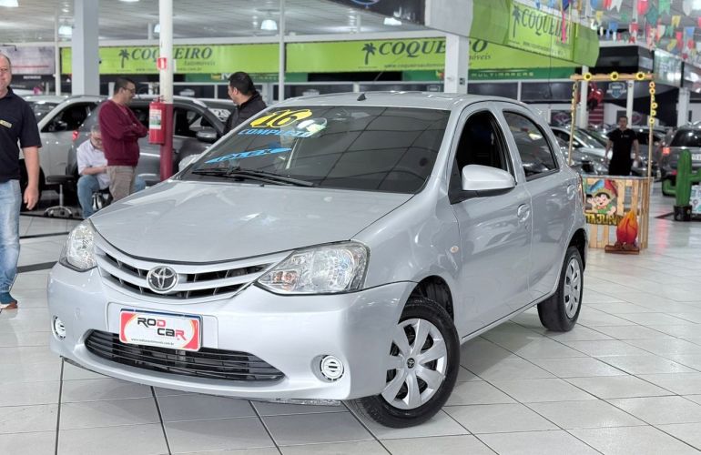 Toyota Etios 1.3 X 16v - Foto #3