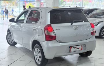 Toyota Etios 1.3 X 16v - Foto #4
