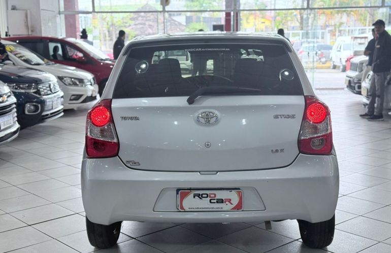 Toyota Etios 1.3 X 16v - Foto #5