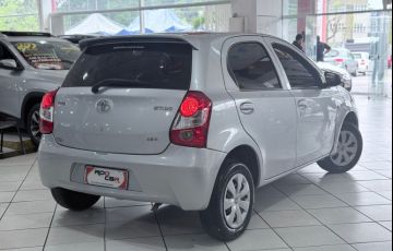 Toyota Etios 1.3 X 16v - Foto #6