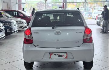 Toyota Etios 1.3 X 16v - Foto #10