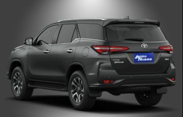 Toyota Hilux Sw4 2.8 D-4d Turbo Srx Platinum 4x4 - Foto #3