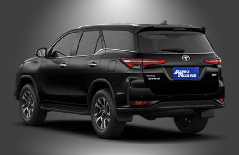 Toyota Hilux Sw4 2.8 D-4d Turbo Srx Platinum 4x4 - Foto #3