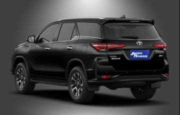 Toyota Hilux Sw4 2.8 D-4d Turbo Srx Platinum 4x4 - Foto #3