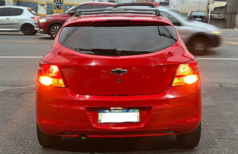 Chevrolet Onix 1.0 MPFi Joy 8v - Foto #2