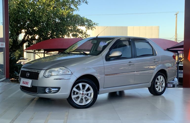 Fiat Siena Essence 1.6 16V (Flex) - Foto #1