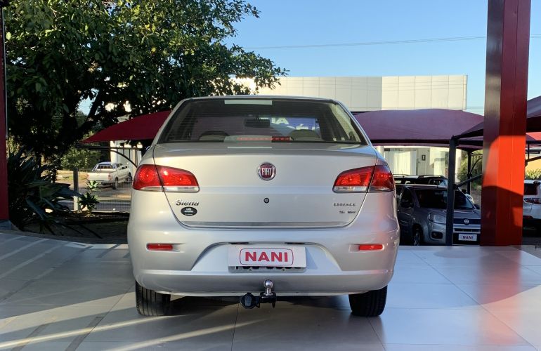 Fiat Siena Essence 1.6 16V (Flex) - Foto #6