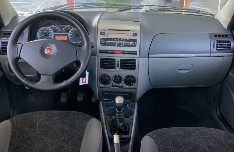 Fiat Siena Essence 1.6 16V (Flex) - Foto #5