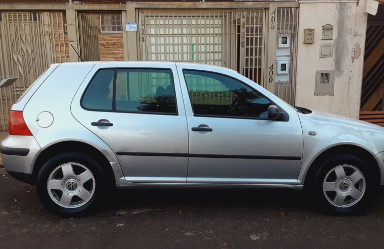 Volkswagen Golf Comfortline 2.0 - Foto #1