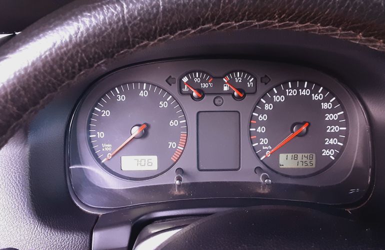 Volkswagen Golf Comfortline 2.0 - Foto #4