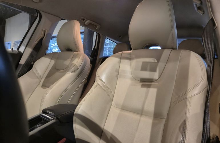Volvo Xc60 2.0 T5 Momentum - Foto #4