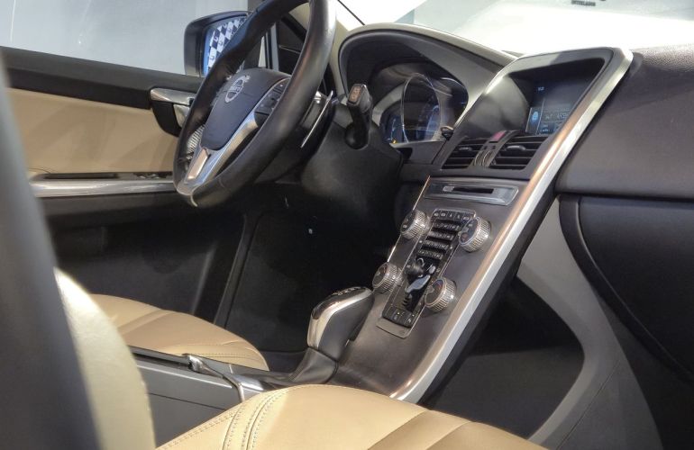 Volvo Xc60 2.0 T5 Momentum - Foto #8