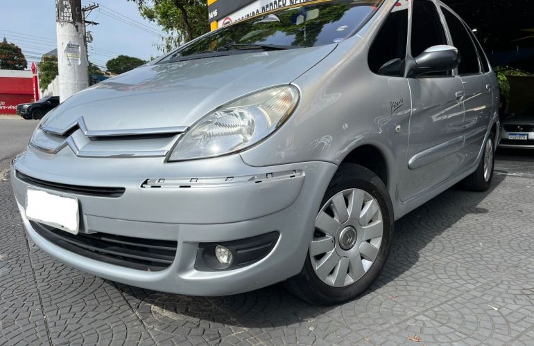 Citroën Xsara Picasso 2.0 I Exclusive 16v - Foto #2