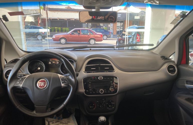 Fiat Punto 1.6 Essence 16v - Foto #5