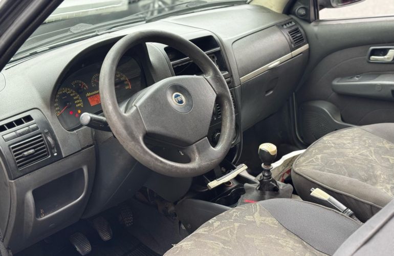 Fiat Strada 1.8 MPi Adventure CE 8v - Foto #8