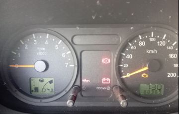 Ford Fiesta 1.6 MPi Sedan 8v - Foto #8
