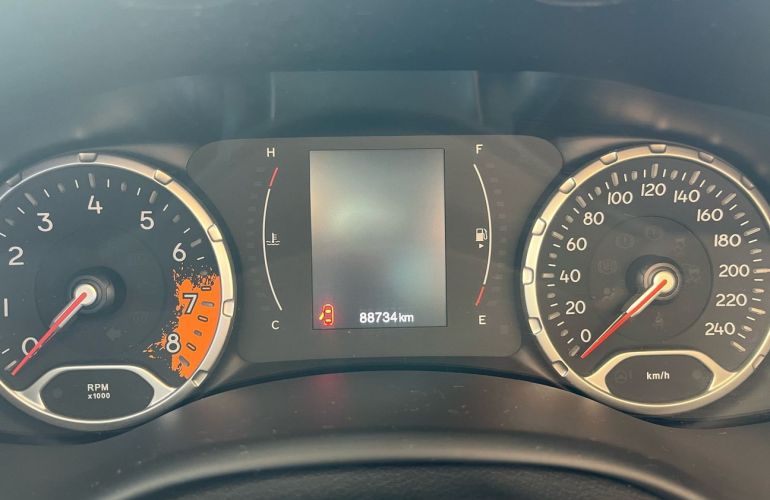 Jeep Renegade 1.8 16V Longitude - Foto #8