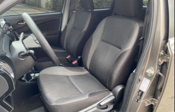Toyota Etios 1.5 Xs 16v - Foto #10