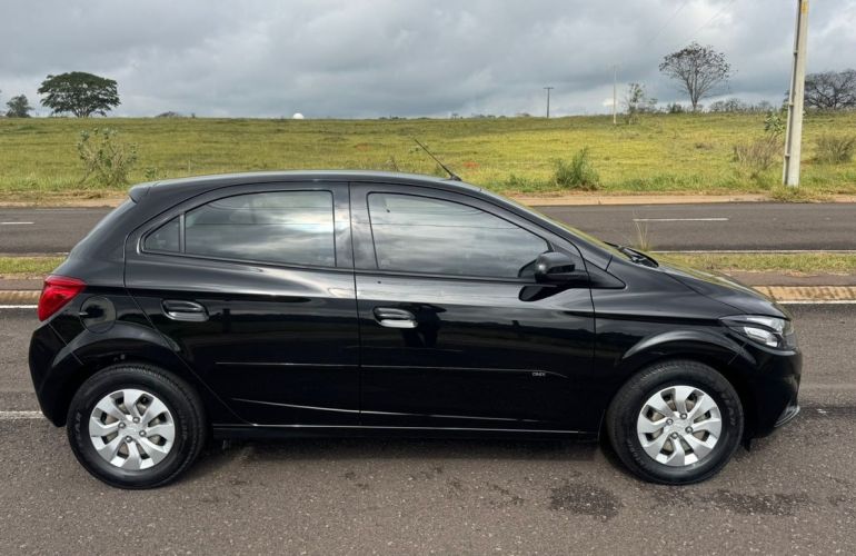 Chevrolet Onix 1.0 MPFi LT 8v - Foto #4