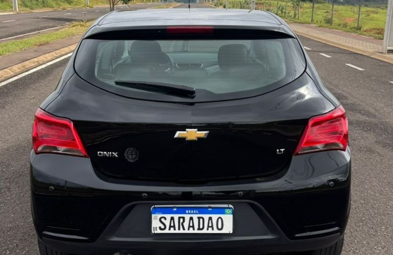 Chevrolet Onix 1.0 MPFi LT 8v - Foto #6