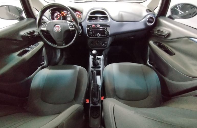 Fiat Punto 1.4 Attractive 8v - Foto #7