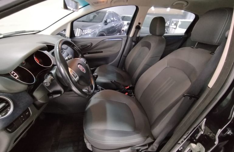 Fiat Punto 1.4 Attractive 8v - Foto #8