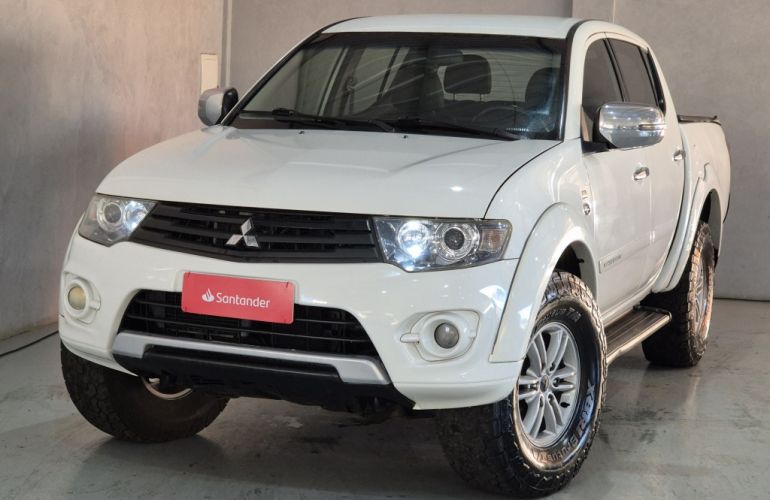 Mitsubishi L 200 Triton HPE 4x4 3.2 (aut) (cab. dupla) - Foto #2