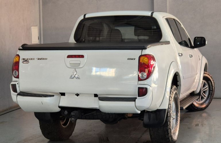 Mitsubishi L 200 Triton HPE 4x4 3.2 (aut) (cab. dupla) - Foto #4